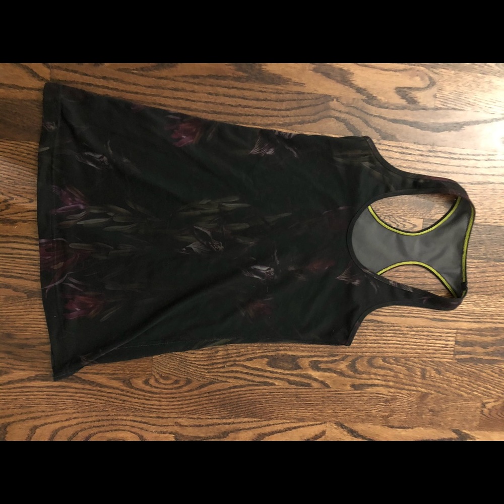 Lululemon black floral tank size 6
